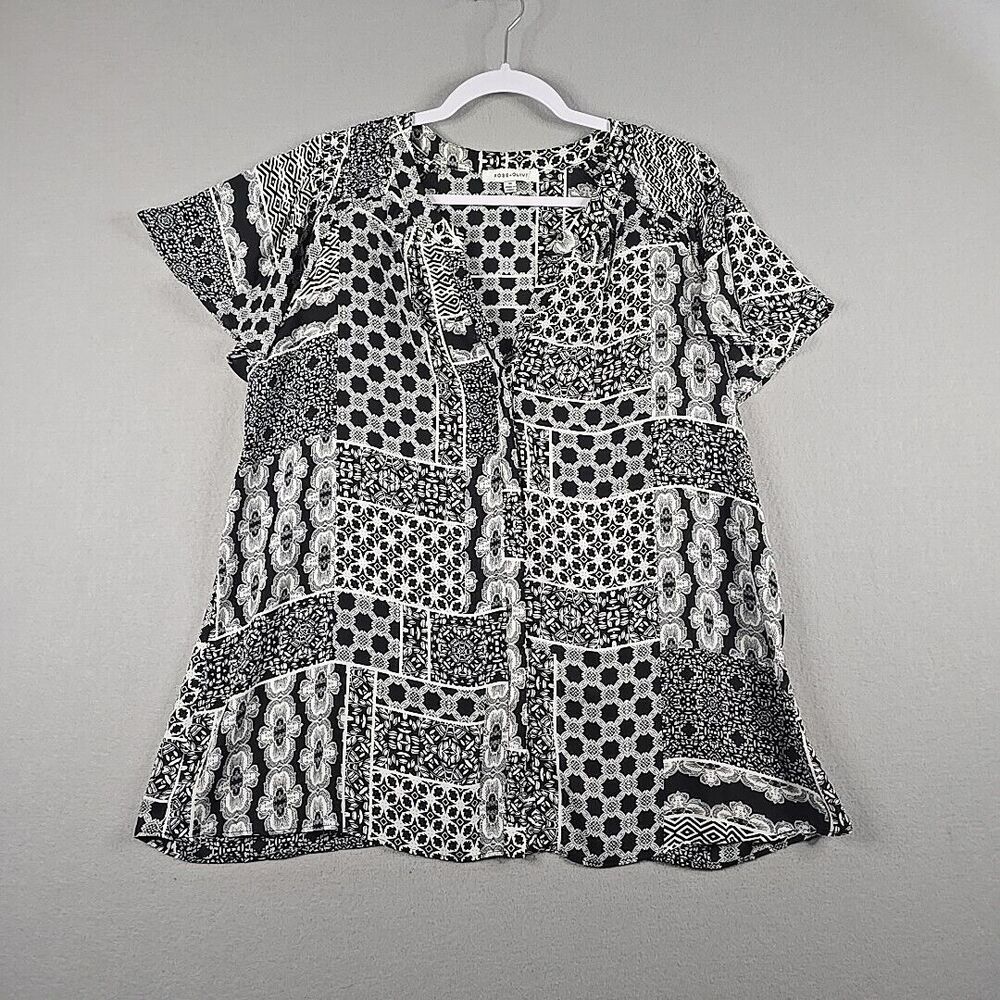 Rose & Olive 1X Women’s Short Sleeve Button Up Blouse Geometric Pattern
